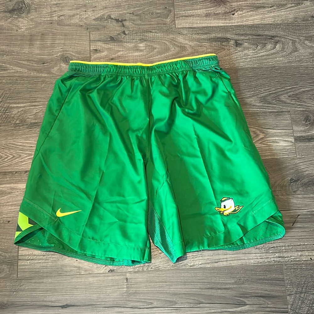 NWT Nike Oregon ducks football athletic shorts with pockets mens xl